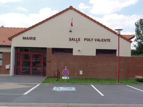 Couvreur Montrécourt